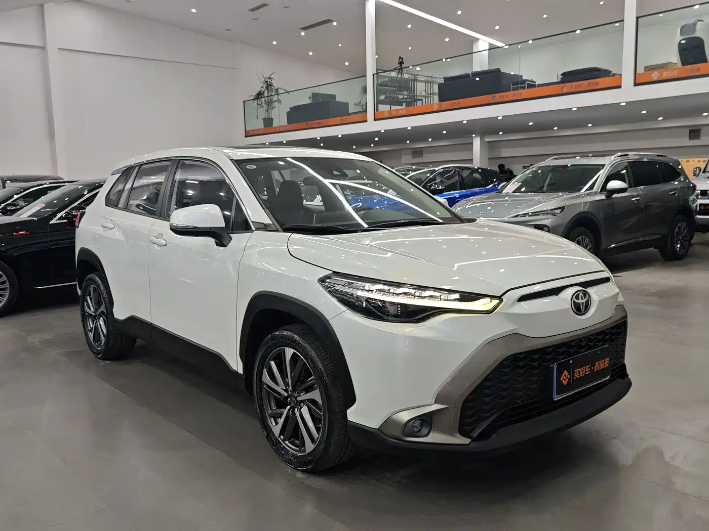 Toyota Frontlander 2022 2.0L CVT Luxury PLUS Edition фото 9