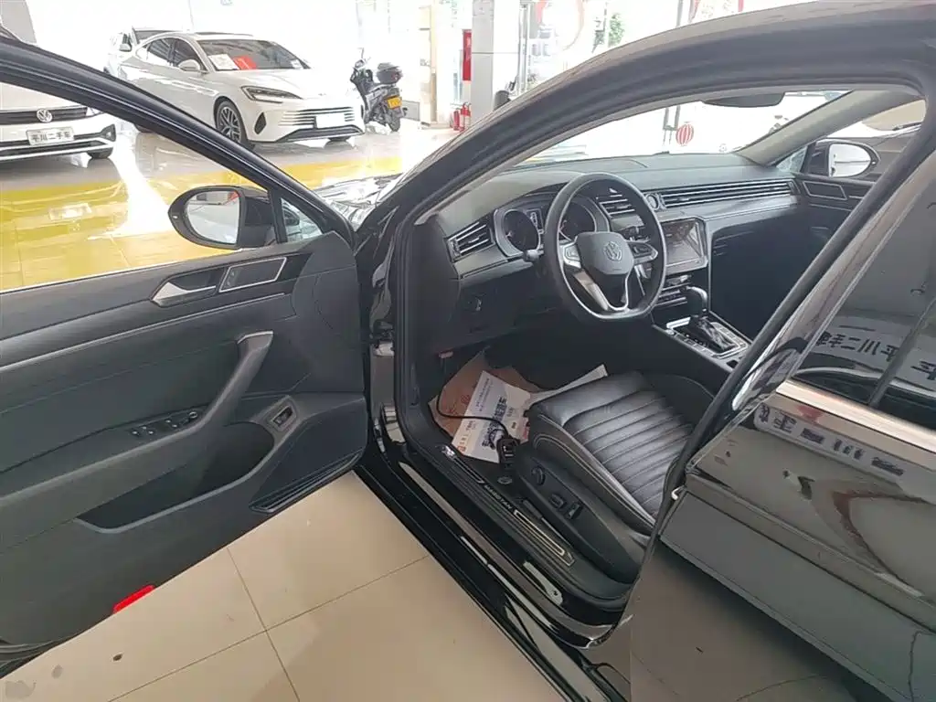 Volkswagen Magotan 2020 330TSI DSG Leading фото 16