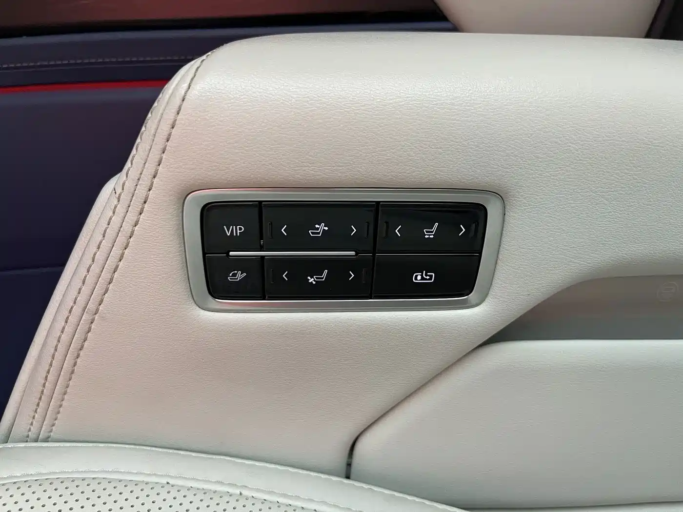 Buick Century 2024 2023 2.0T 7-Seater World Edition
