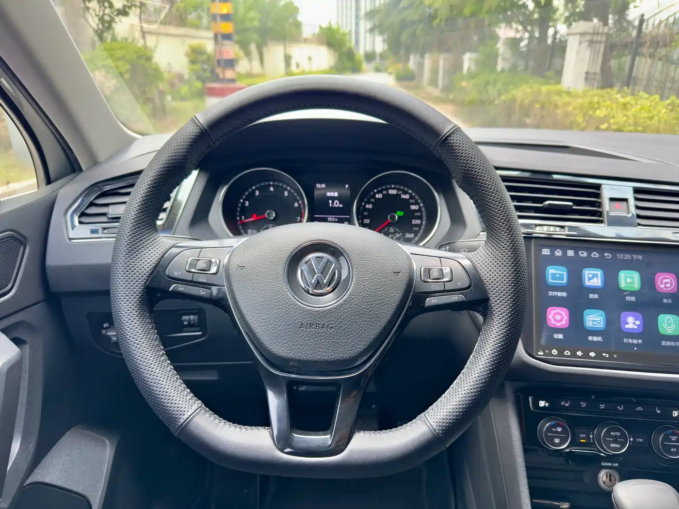 Volkswagen Tiguan L 2017 330TSI Automatic 2WD Trend Edition фото 15