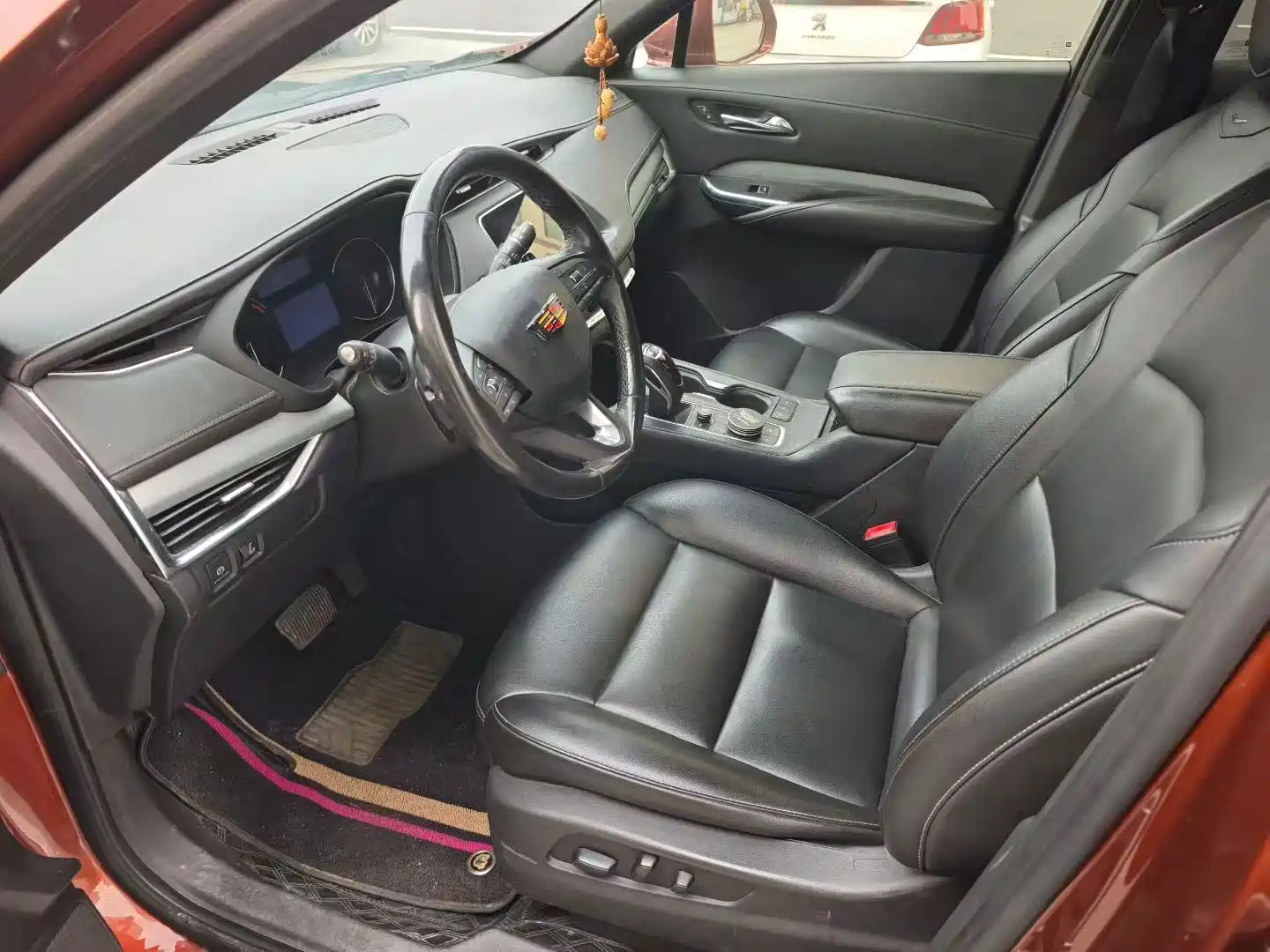 Фото 6 - Cadillac XT4