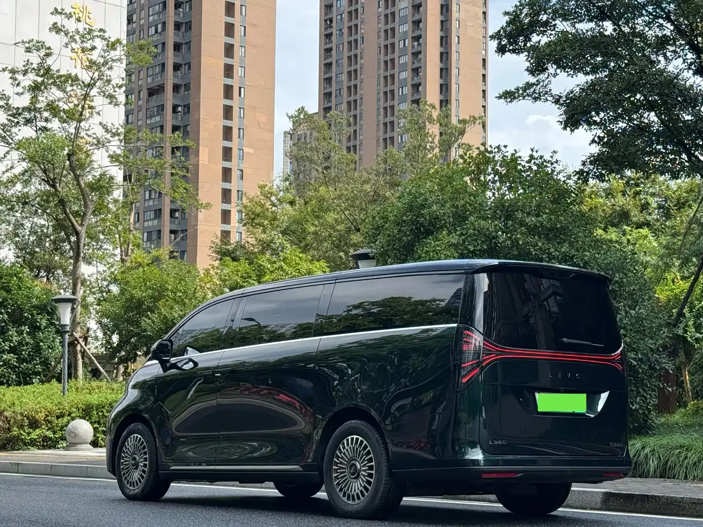 Geely Galaxy Yizhen L380 2025 2025 Model 805km Flagship Edition AWD