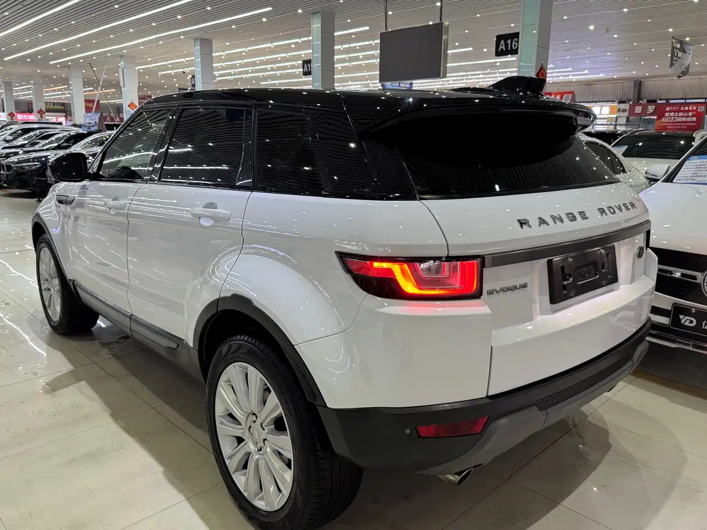 Land Rover Range Rover Evoque 2018 200PS PURE New Style фото 8