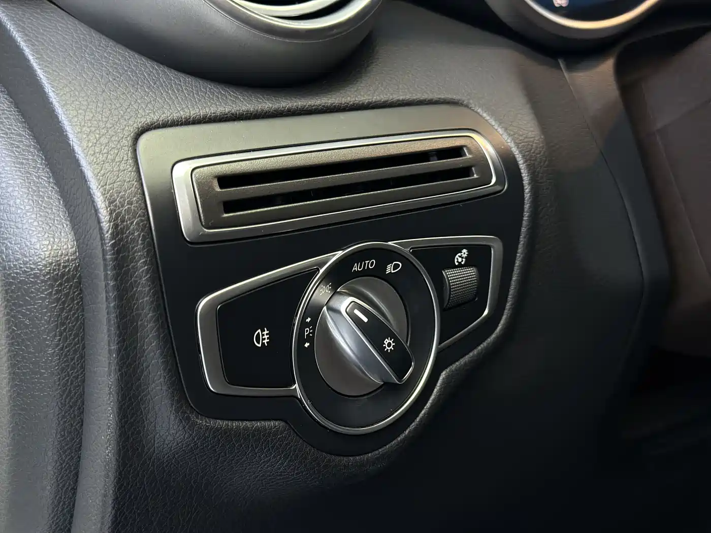 Mercedes-Benz GLC 2022 Facelift GLC 300 L 4MATIC Dynamic Collector's Edition фото 16