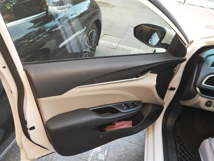 Buick Excelle 2019 15T DCT Progressive Type China VI фото 7