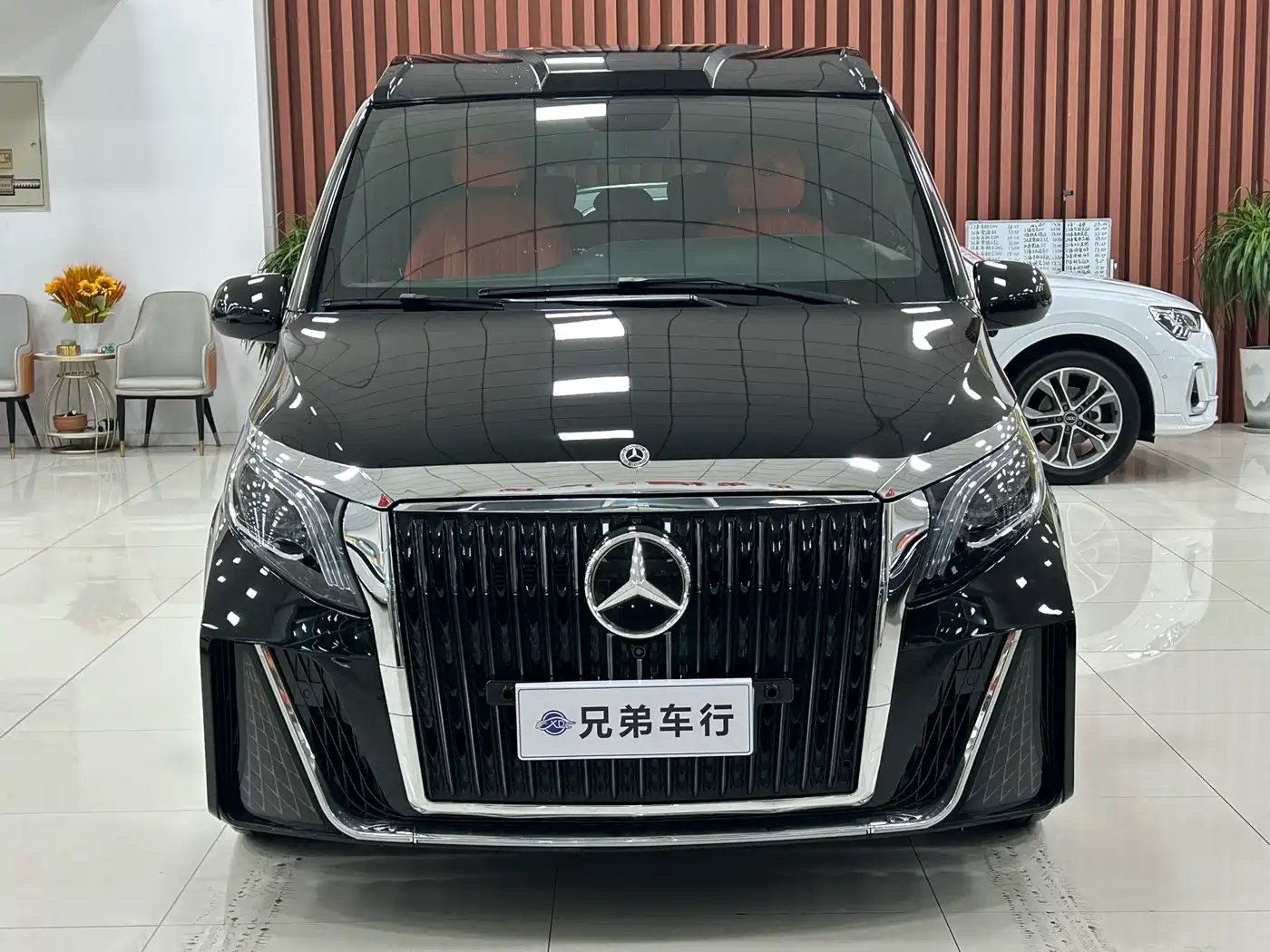 Mercedes-Benz Vito 2023 2.0T Elite 7-Seater фото 2