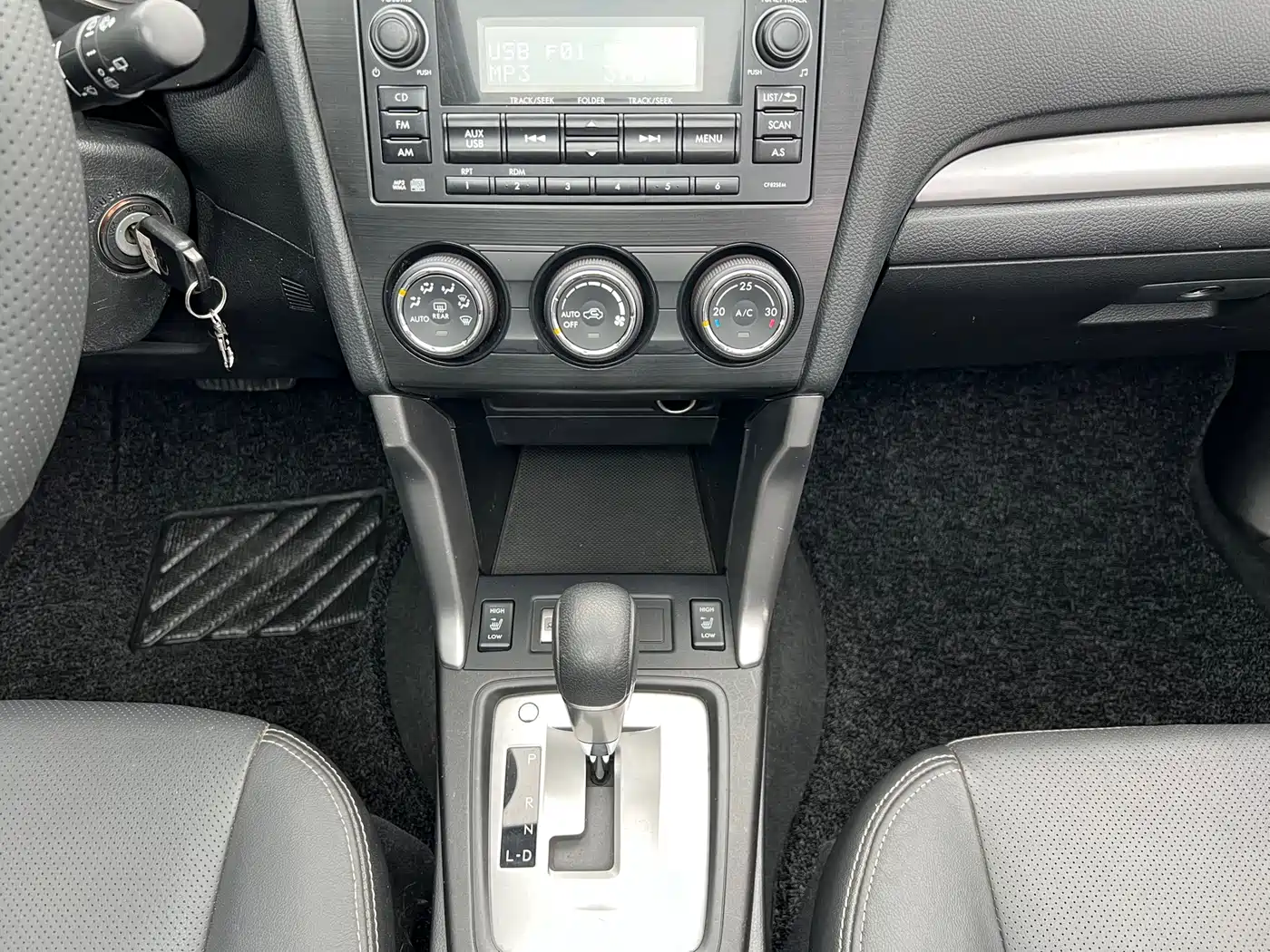 Subaru Forester 2014 2.0i Automatic Luxury Edition фото 16