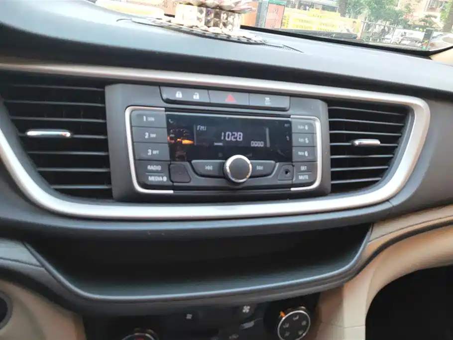 Buick Excelle 2019 15T DCT Progressive Type China VI фото 13