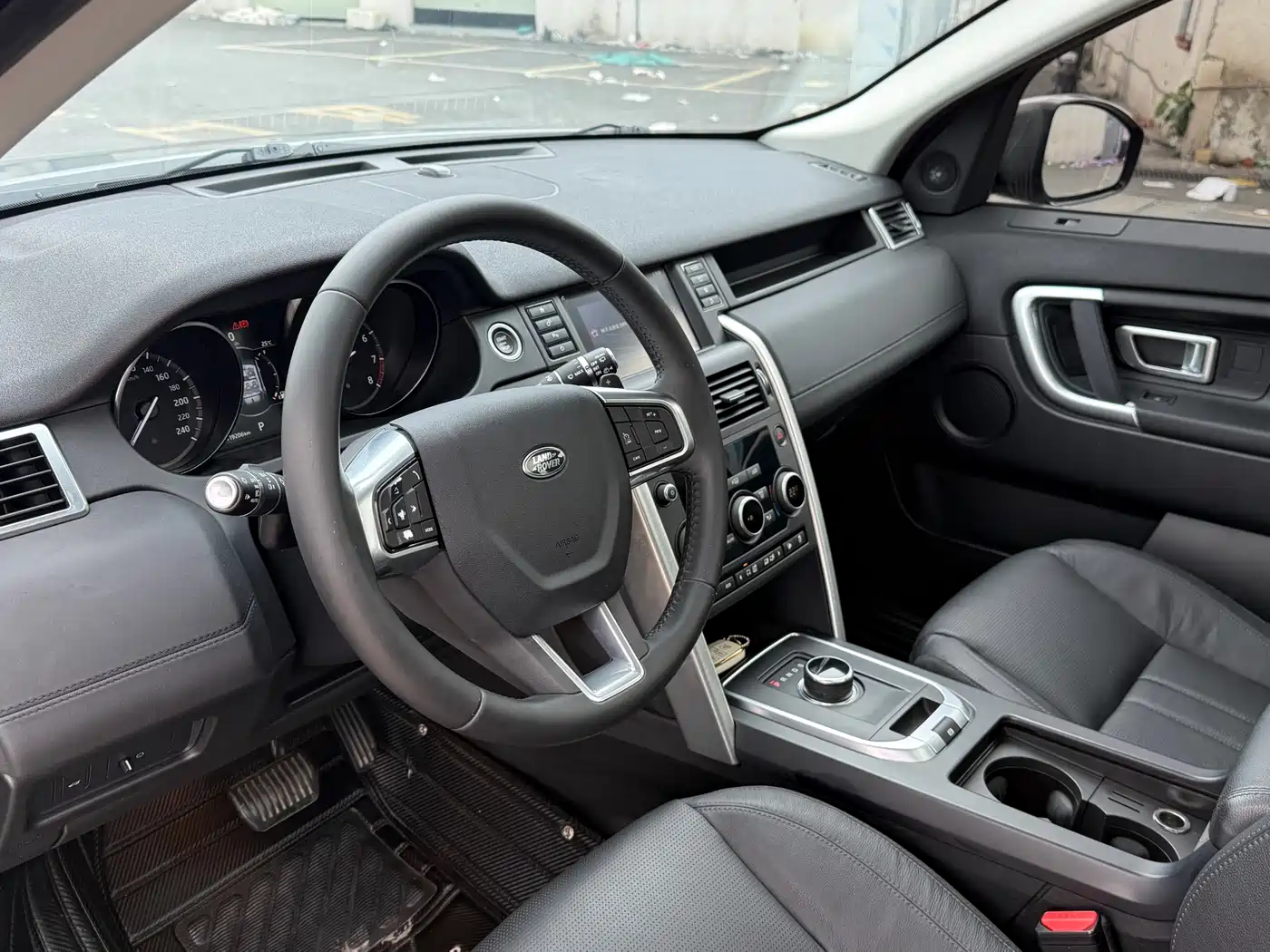 Land Rover Discovery Sport 2017 2.0T SE фото 10