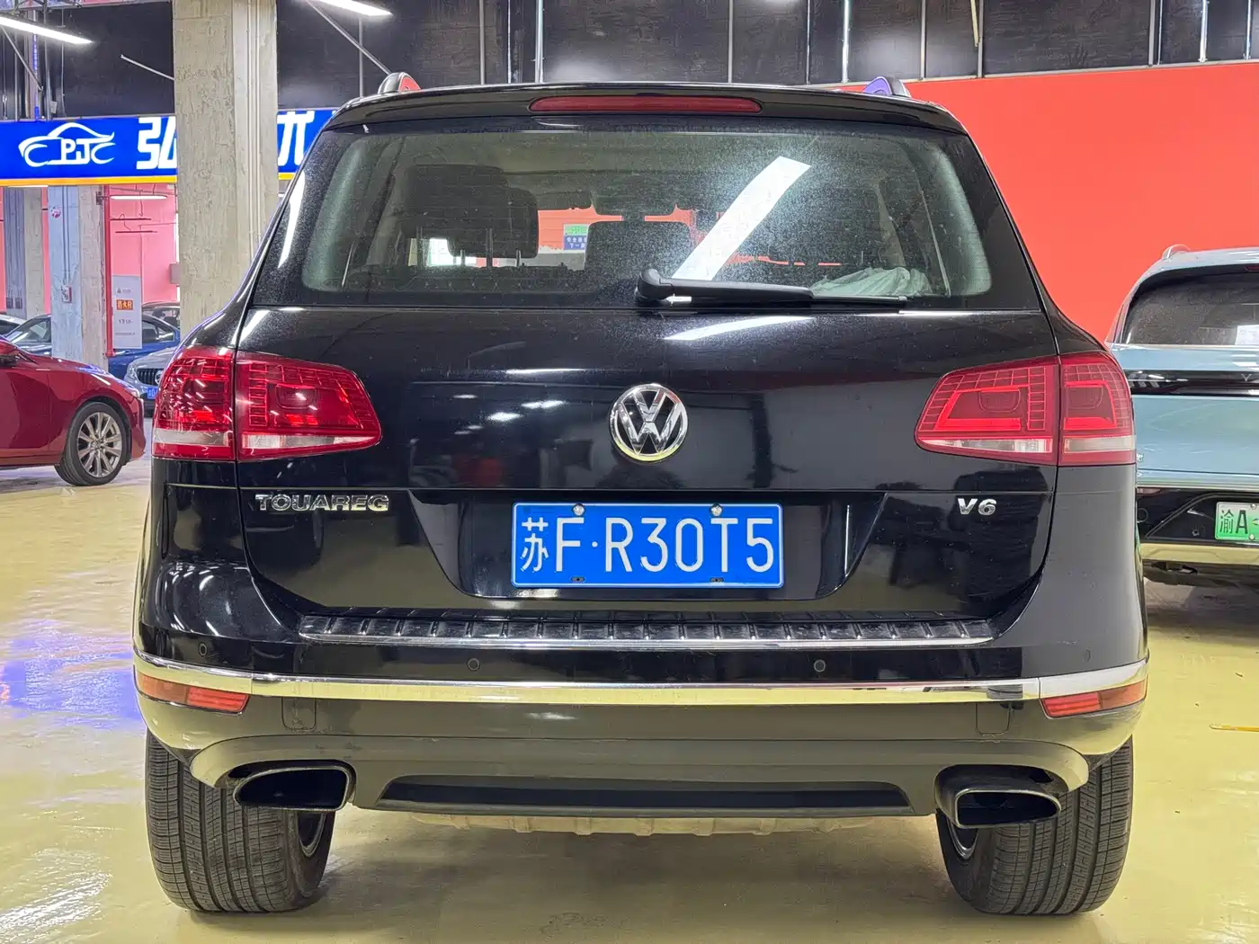 VOLKSWAGEN TOUAREG