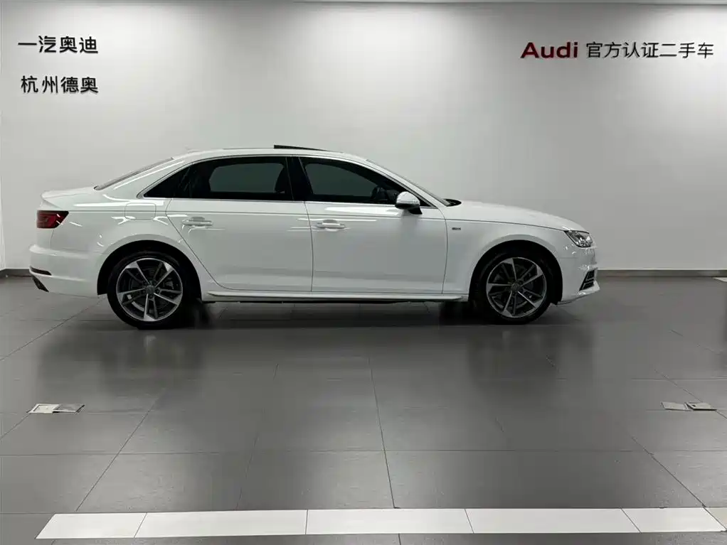Фото 3 - Audi A4L
