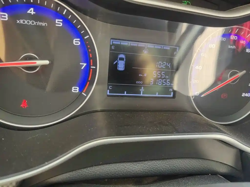 Фото 5 - Geely Vision
