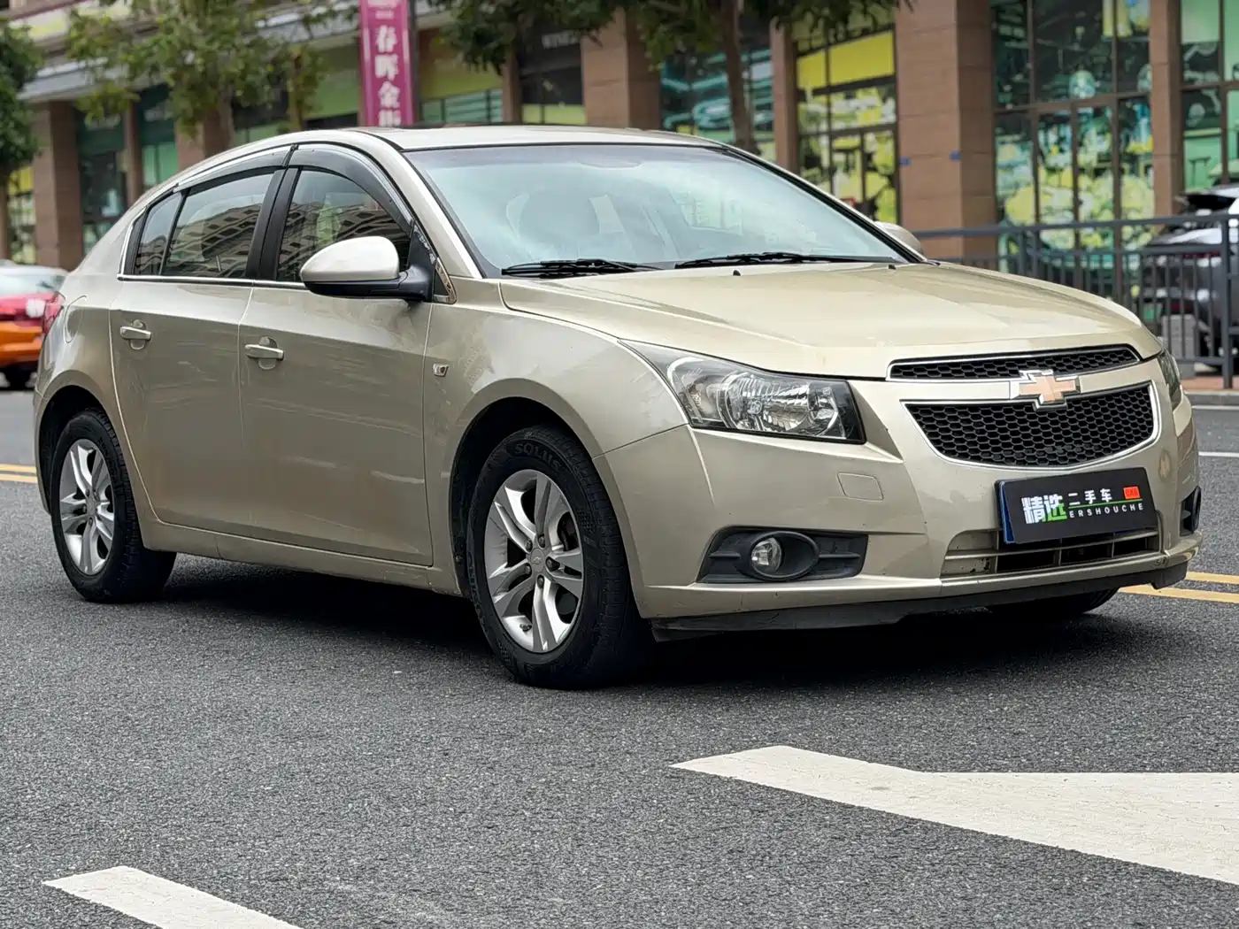 Chevrolet Cruze 2013 Hatchback 1.6L Automatic Luxury фото 3