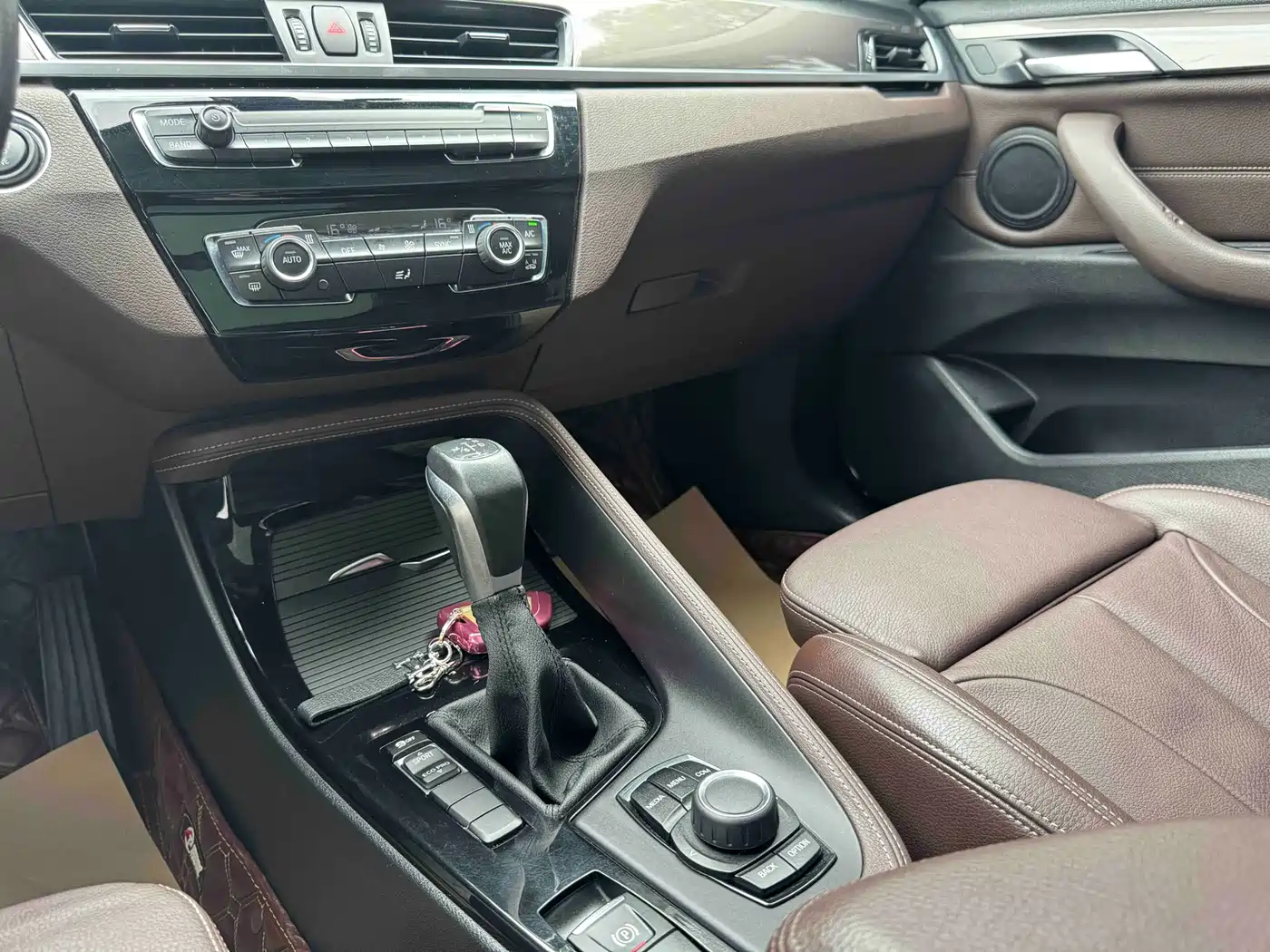 BMW X1 2018 sDrive18Li Premium Model фото 13