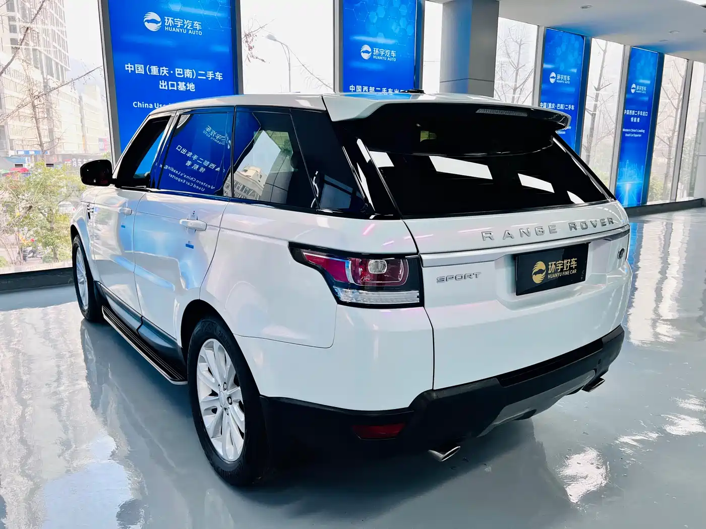 Land Rover Range Rover Sport 2016 Model 3.0 SC V6 SE фото 8