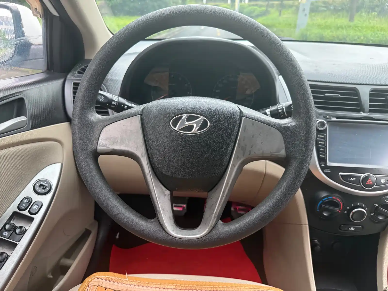 Photo 9 - Hyundai Verna