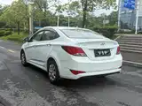 Photo 6 - Hyundai Verna