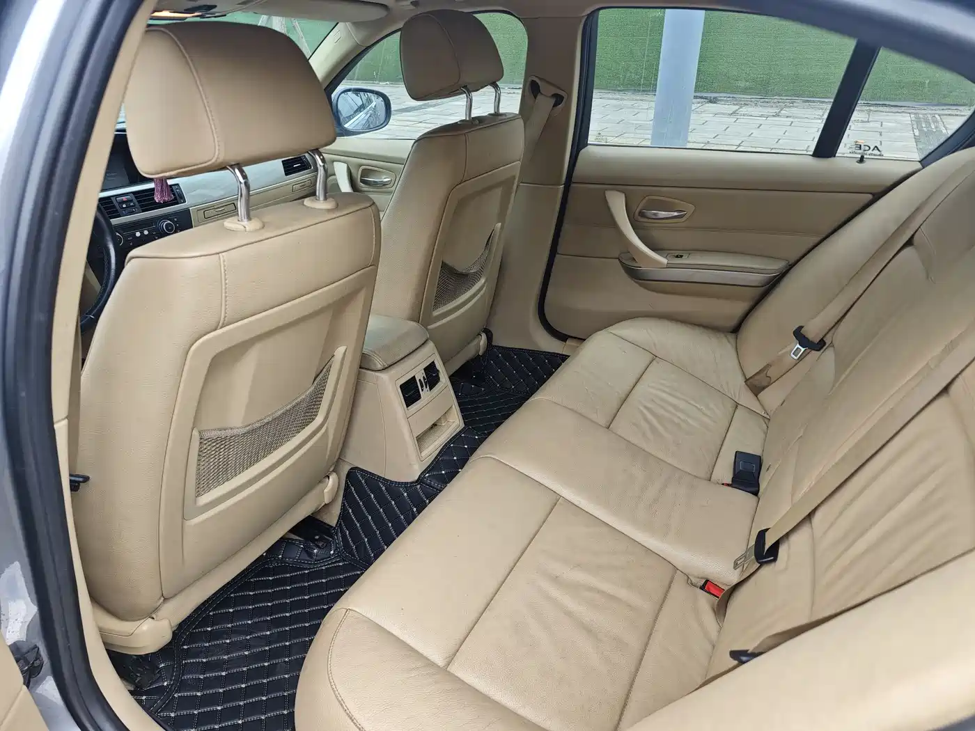 BMW 3 Series (Import) 2010 320i Luxury фото 15
