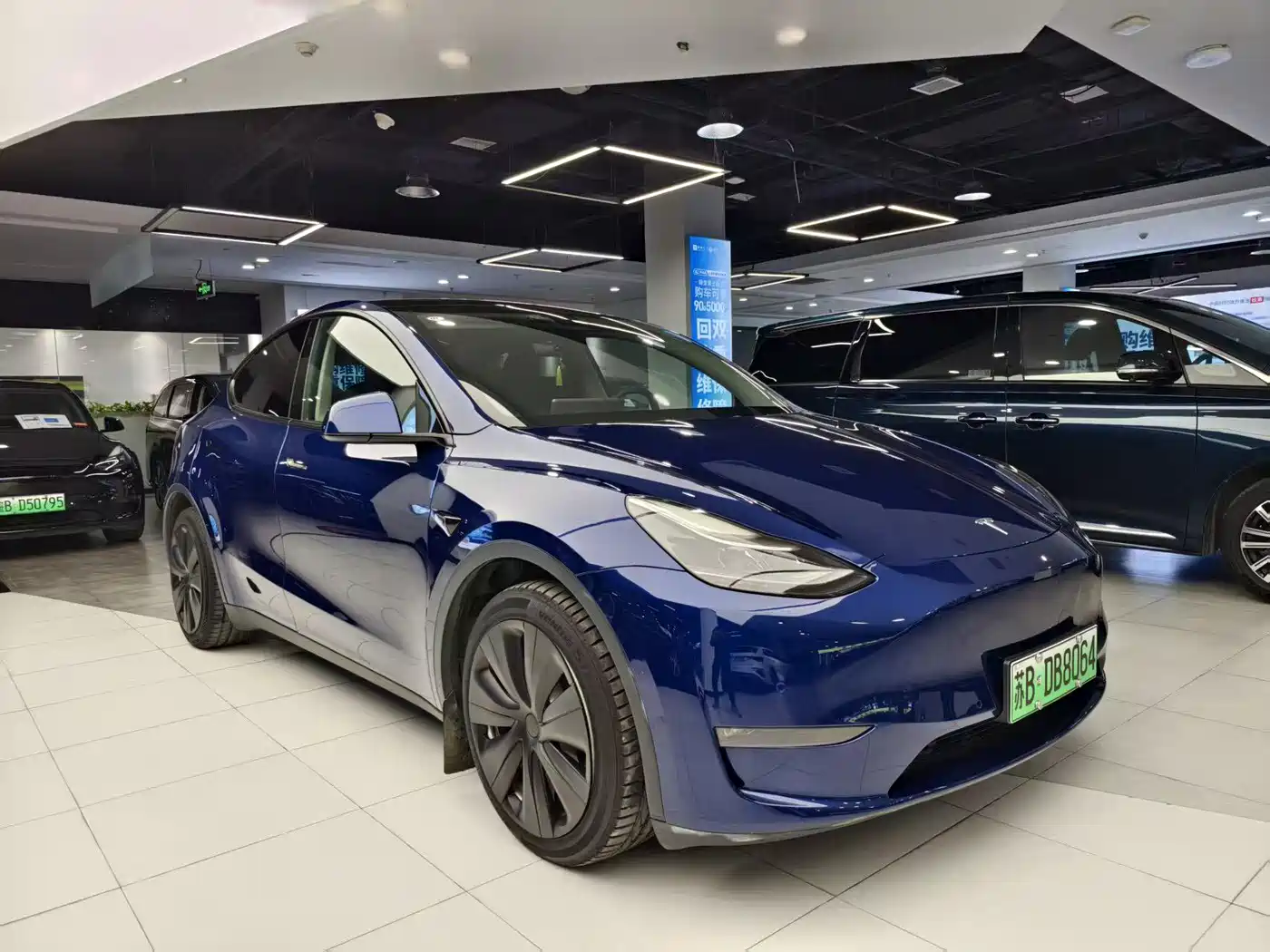 TESLA MODEL Y