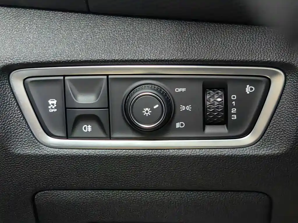 Baojun RM-5 2020 2019 1.5L CVT 24-hour Online Elite 7-seater