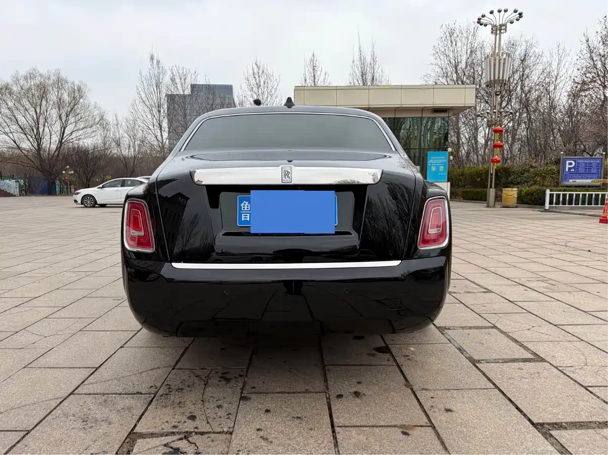 ROLLS-ROYCE PHANTOM