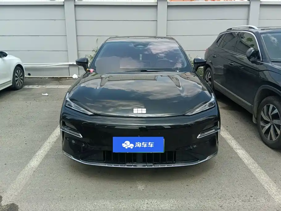 Geely Galaxy Galaxy Xingyao 8 2025 2025 130km EM-i Premium Edition