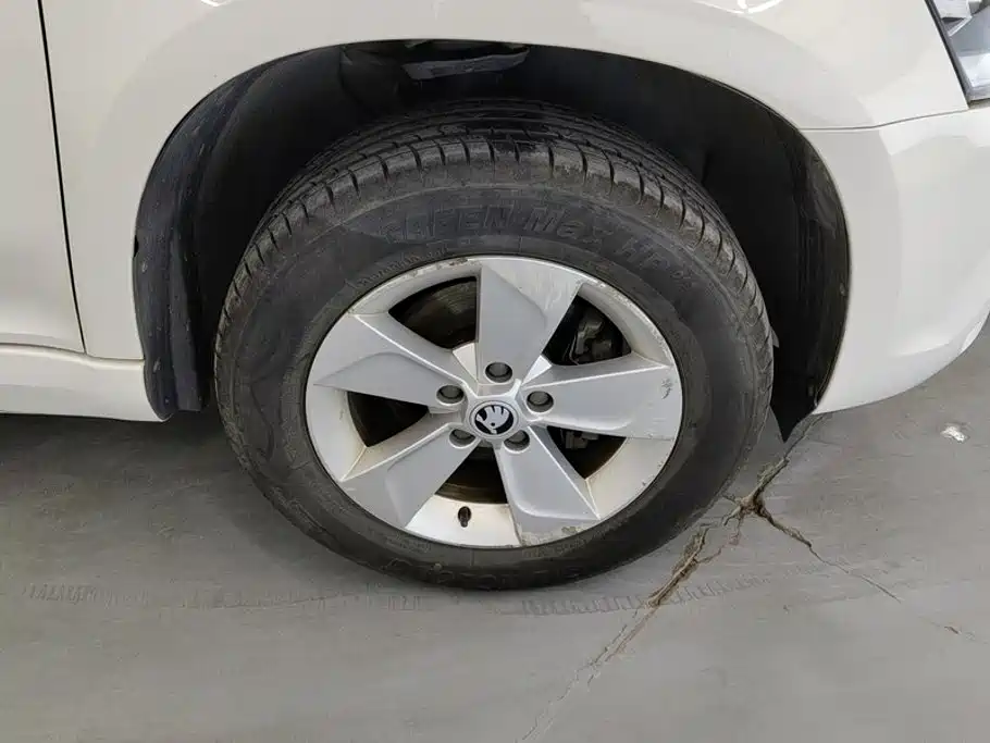 Фото 6 - Škoda Yeti