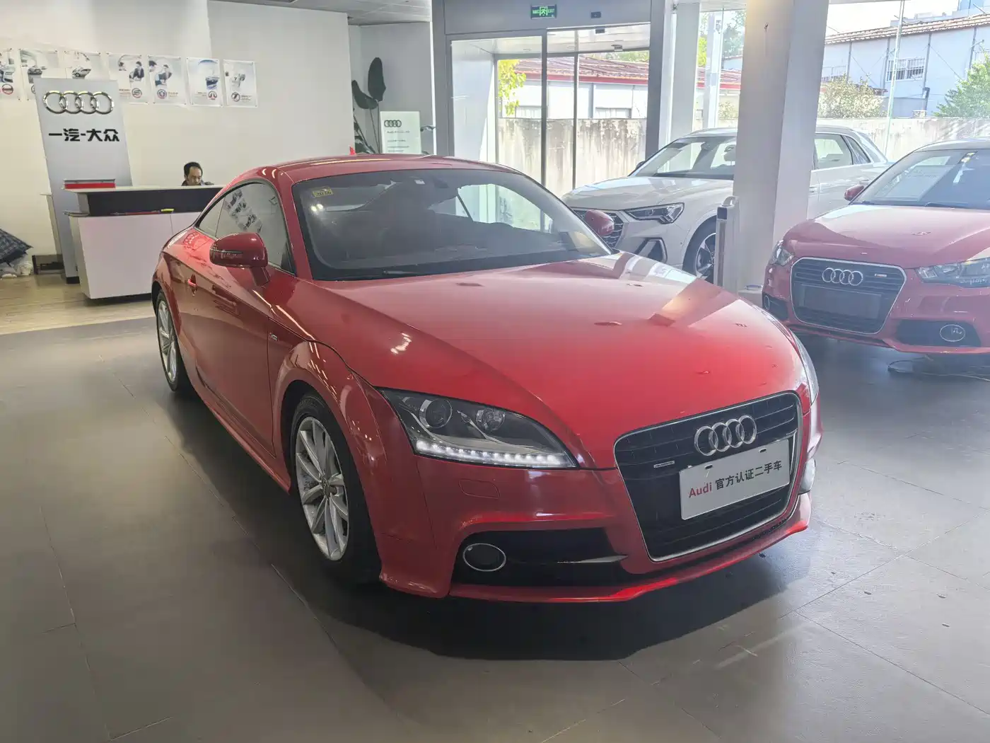 Audi TT 2013 TT Coupe 45 TFSI quattro фото 2