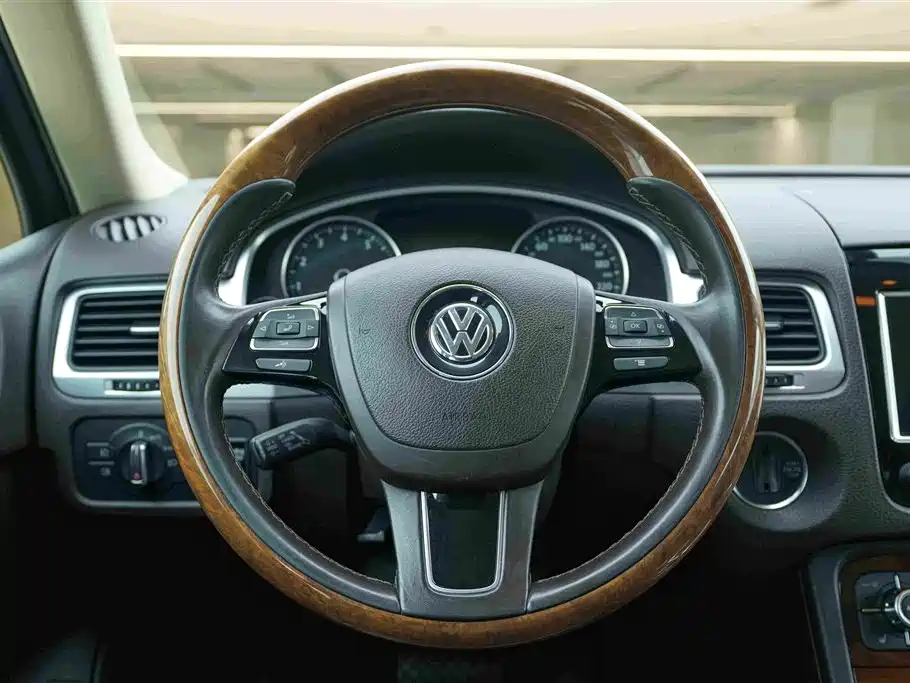 Volkswagen Touareg 2011 3.0TSI Standard фото 17