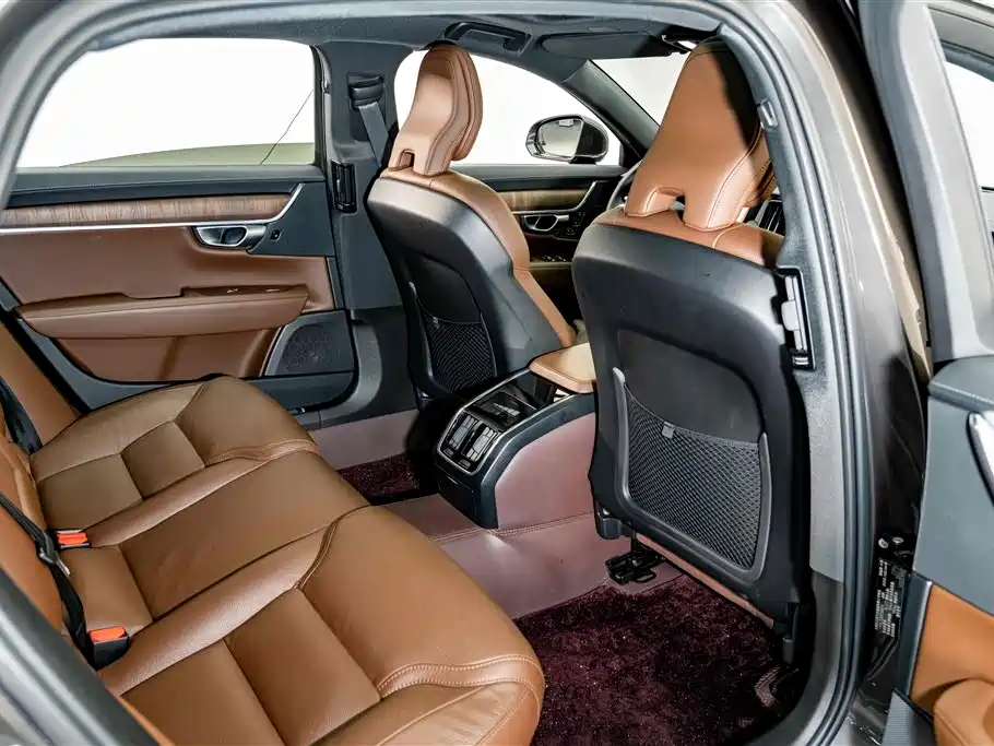 Photo 21 - Volvo S90