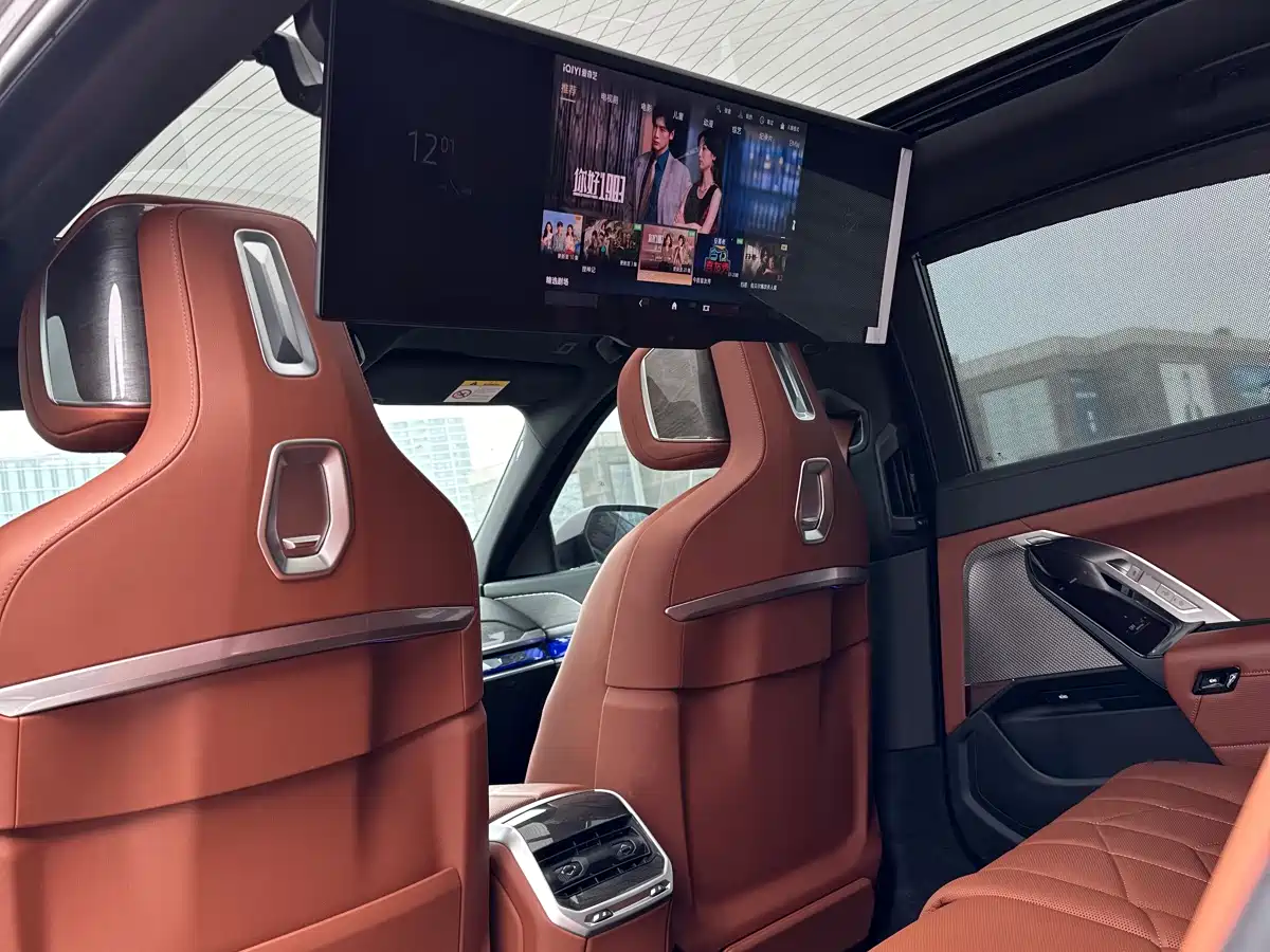 BMW 7 Series 2023 Facelift 740Li Exclusive M Sport Package фото 52