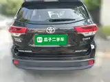 Photo 3 - Toyota Highlander