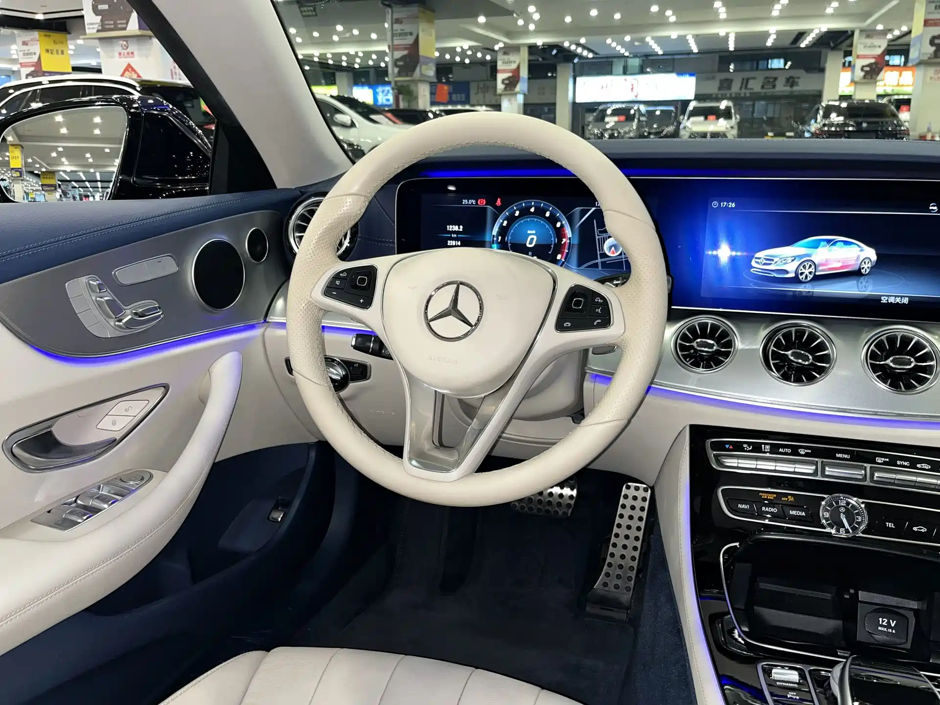 Фото 14 - Mercedes-Benz E-Class (Import)