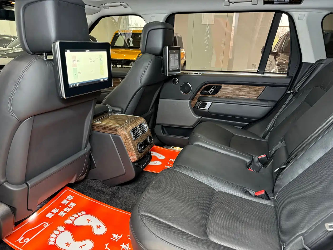 Land Rover Range Rover 2019 3.0 SC V6 Heritage Extended Edition фото 8