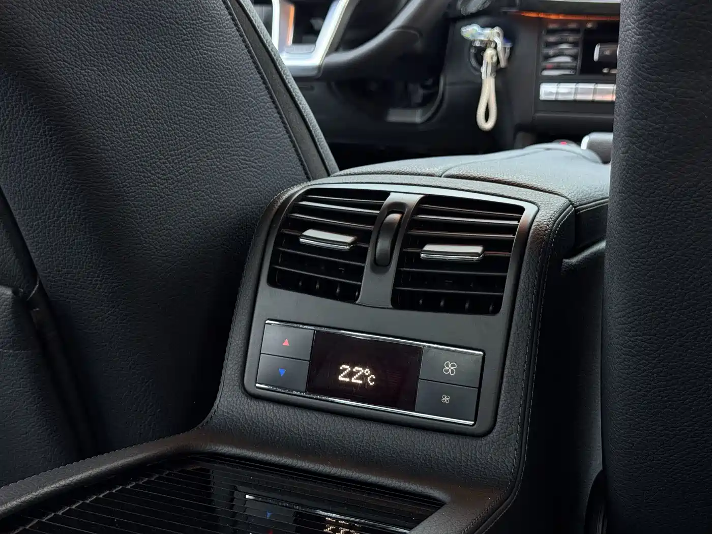 Mercedes-Benz CLS AMG 2012 AMG CLS 63 фото 29