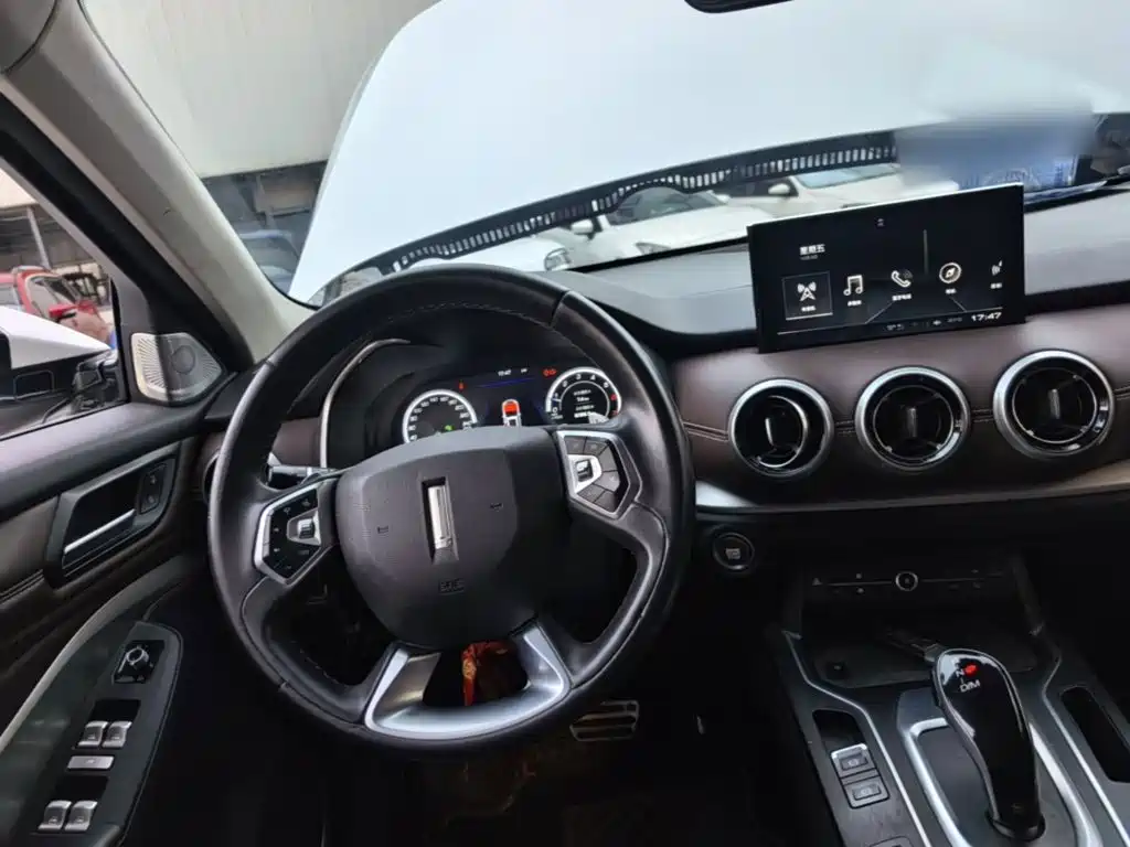 WEY VV6 2018 2018 2.0T 2WD Super Luxury China V