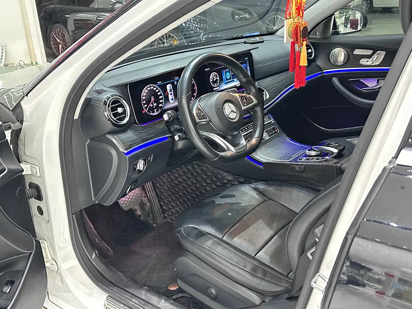 Mercedes-Benz E-Class 2018 E 300 L Luxury фото 4
