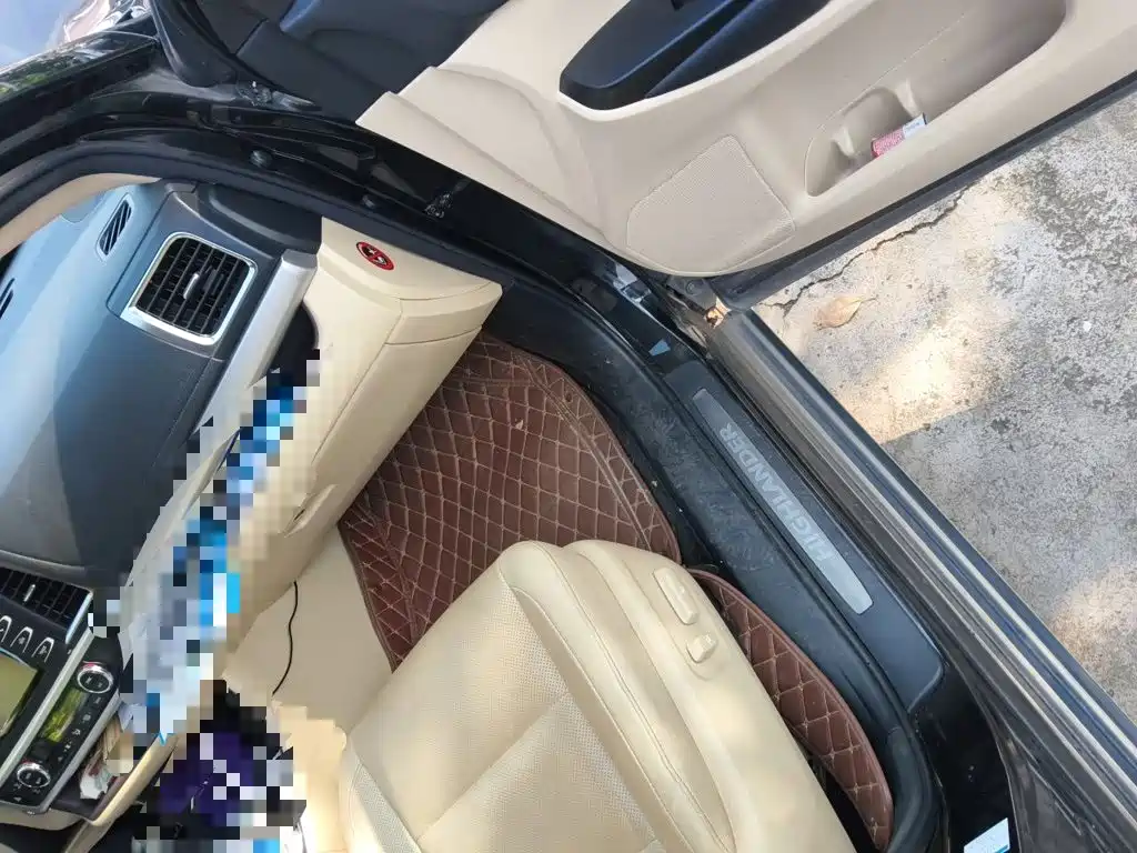 Photo 19 - Toyota Highlander