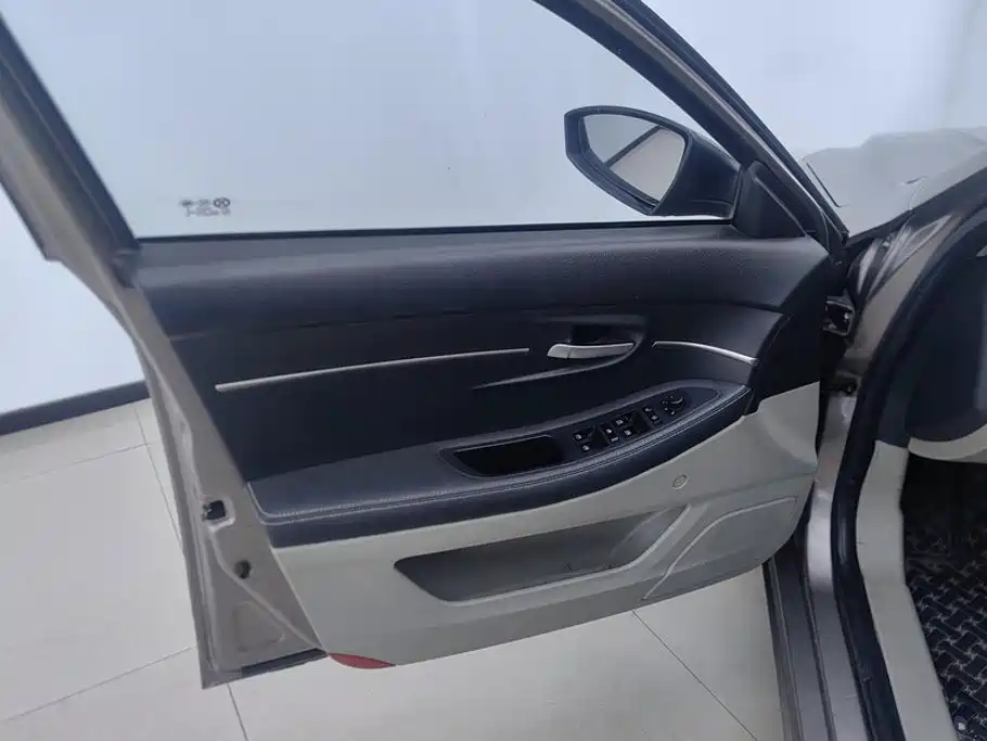 BAIC Senova D50 2015 2014 1.5L Manual Comfort