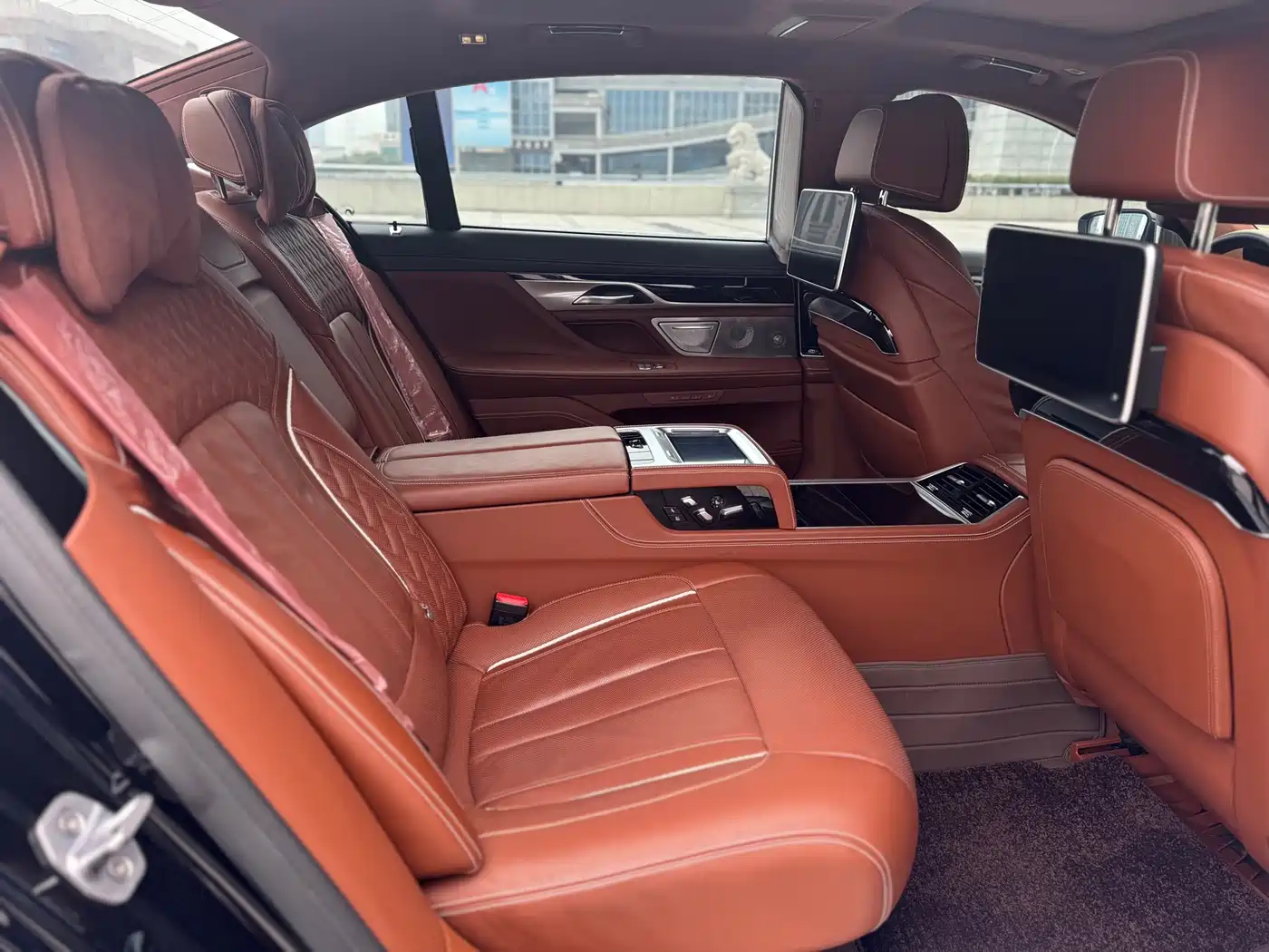 BMW 7 Series 2018 740Li xDrive Premium Type Excellence Package фото 9