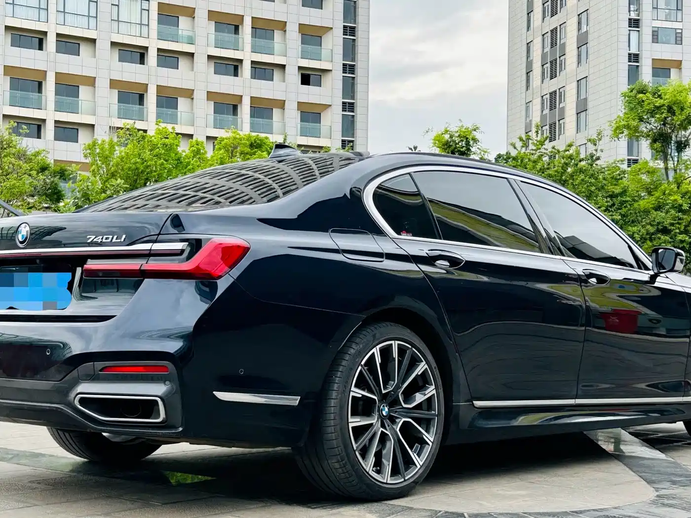 BMW 7 Series 2021 Model 740Li Leading M Sport Package фото 5