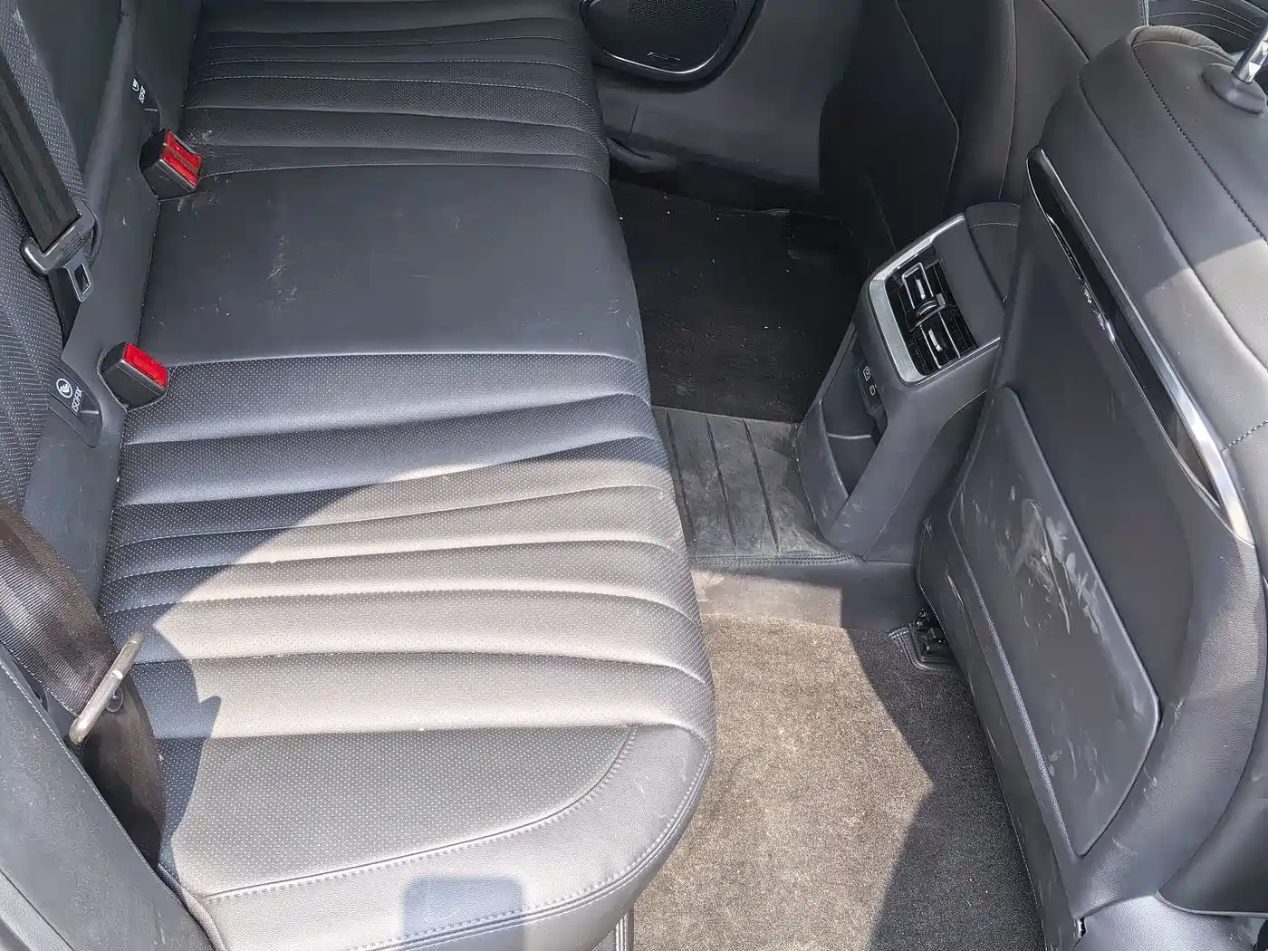 Hongqi H5 2025 1.5T DCT Flag Rhythm 500,000 Units Memorial Edition фото 7