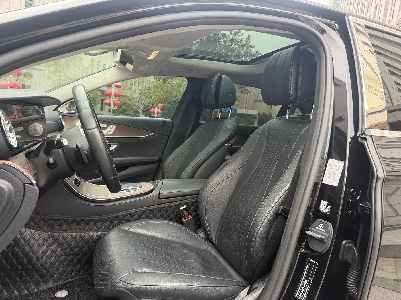 Mercedes-Benz E-Class 2019 E 300 L Fashion фото 12