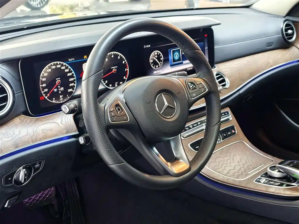 Mercedes-Benz E-Class 2018 E 300 L Fashion фото 5