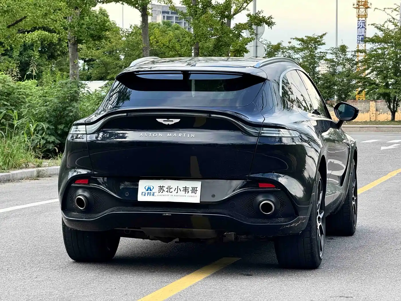 Фото 4 - Aston Martin DBX