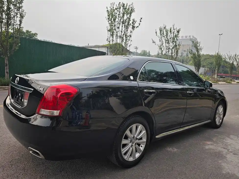 Toyota Crown 2010 2.5L Royal Leather Sunroof Navigation фото 5