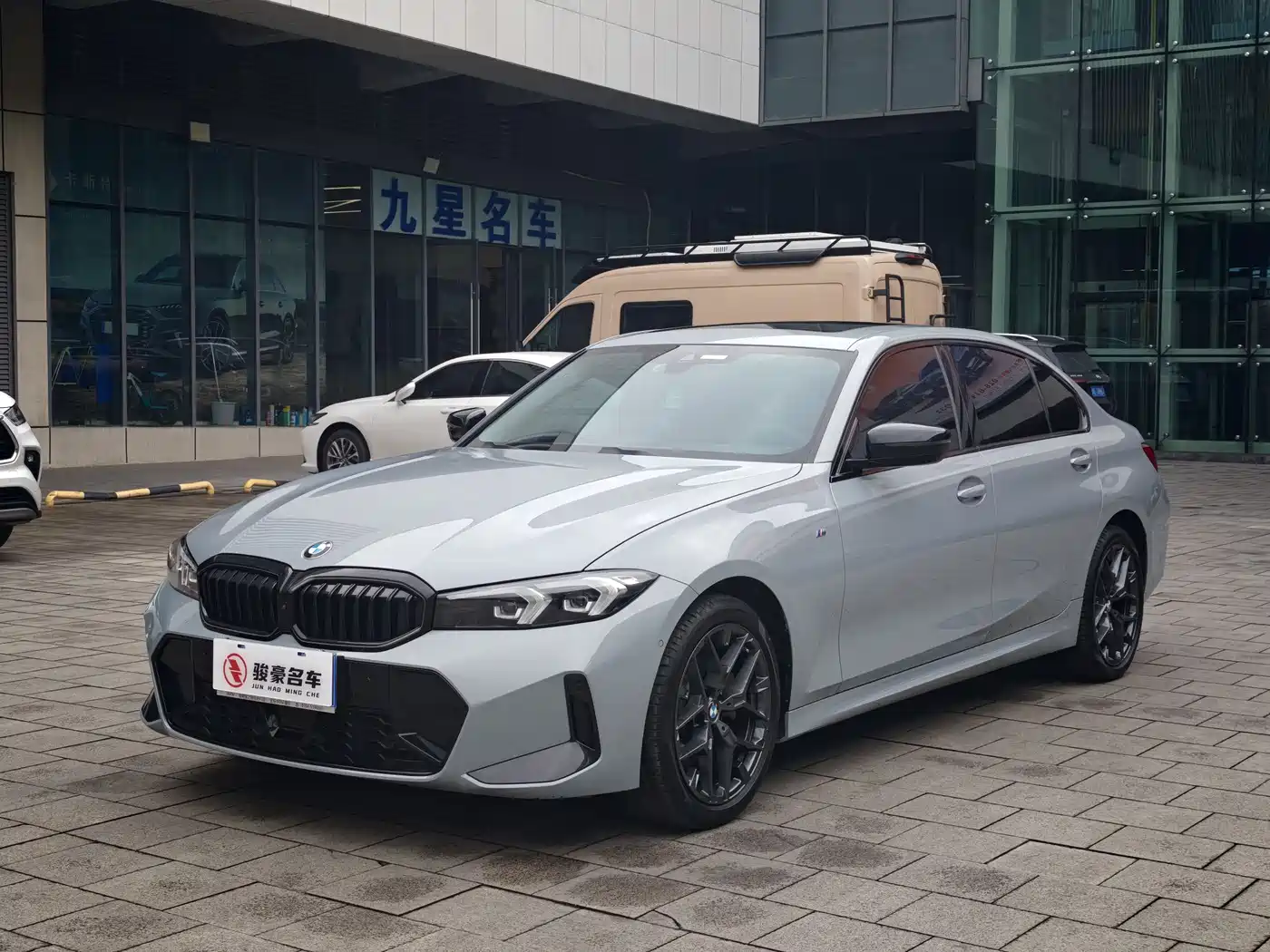 BMW 3 Series 2025 330Li M Sport Night Edition фото 3