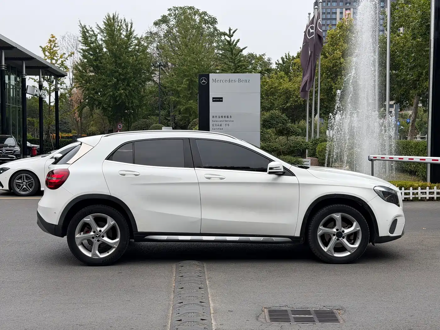 Фото 4 - Mercedes-Benz GLA