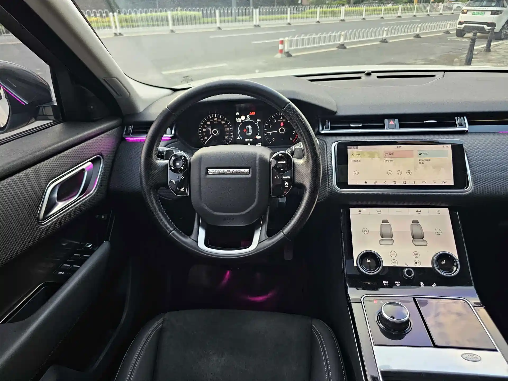 Фото 23 - Land Rover Range Rover Velar
