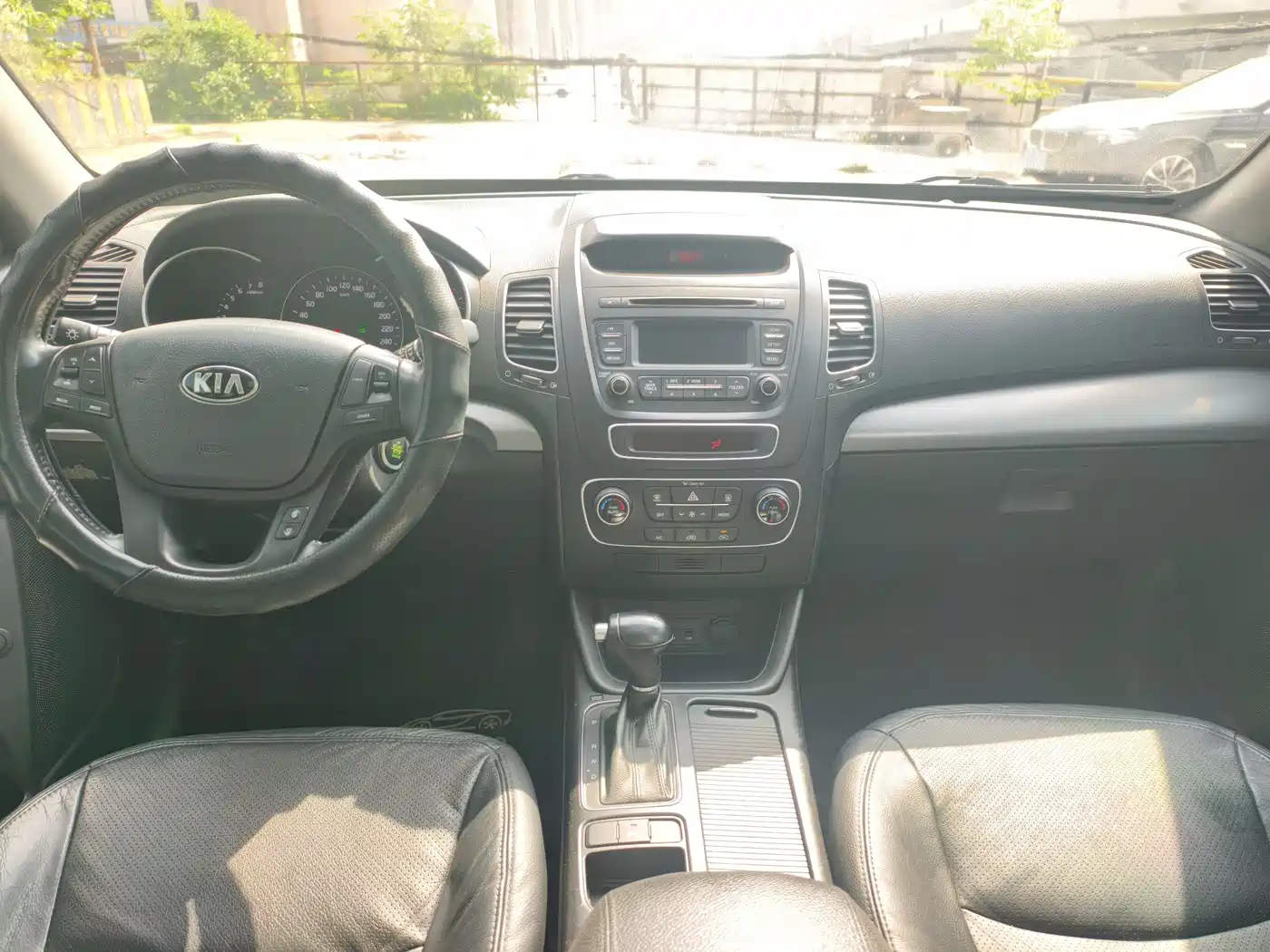 Kia Sorento 2013 2.4L 7-seat Gasoline Comfort Edition фото 11